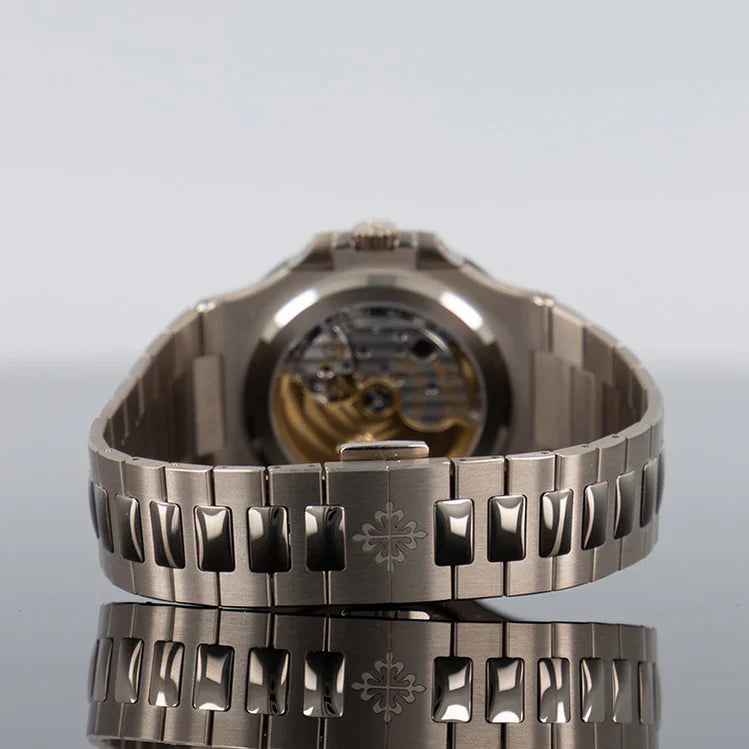 PATEK PHILIPPE 5740/1G-001